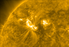 Animation 1 : Une éruption solaire en UV extrême
