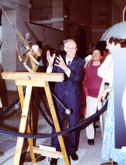 Audouin Dollfus dans la salle Cassini de l'Observatoire de Paris