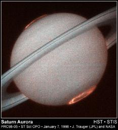 Saturne vue dans l'UV (150 nm) par la caméra STIS à bord du télescope spatial&nbsp;(...)