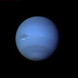 Neptune vue dans le visible par la sonde Voyager 2 en 1989.&nbsp;(...)