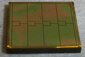 Figure 2 : photographie de la surface pixellisée des détecteurs de&nbsp;(...)
