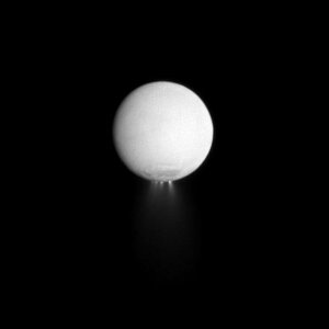 Les panaches de vapeur d'eau au pôle sud d'Encelade, observés par la sonde (...)
