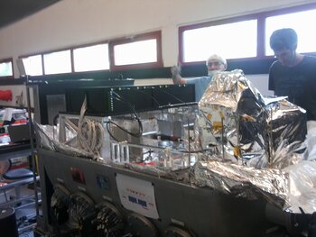 Vue d'ensemble du cryostat GRAVITY avant fermeture pour premier test à froid (...)