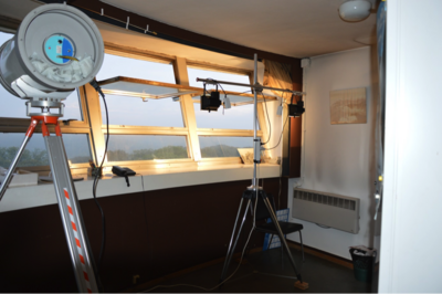 Installation des scintillomètres et des lampes halogènes côté Observatoire de&nbsp;(...)