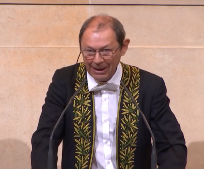 Daniel Rouan intervenant sous la coupole de l'Institut de France
