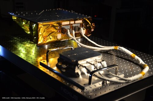 Instrument MIRS, modèle EM1 - Boitier optique OBOX et boitier électronique (...)