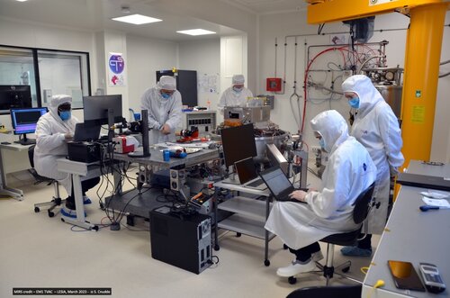 Instrument MIRS, modèle EM1 - Préparation des tests en environnement (...)