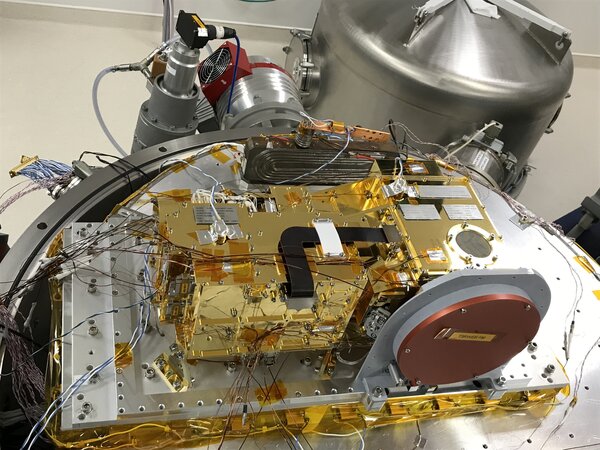 Modèle de vol de SuperCam-MU en calibration au LESIA